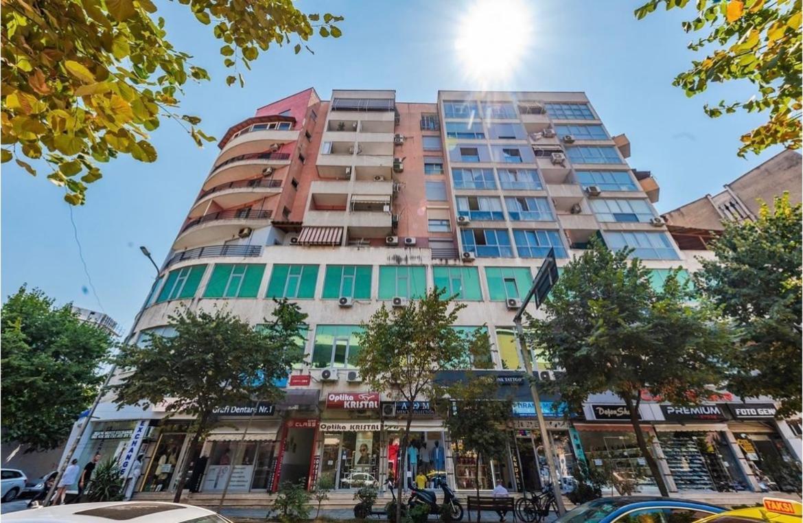 Apartment Zoe At Center Tirana